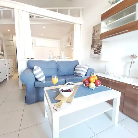 With Sea Views Casa vacanze
